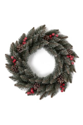 Pohľad zhora na vianočný veniec tyrkysovej zelenej farby doplnený šiškami s borovice a červenými lesnými plodmi.