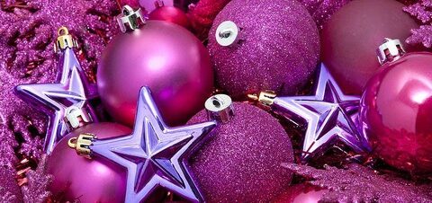 viva magenta farba roka 2023