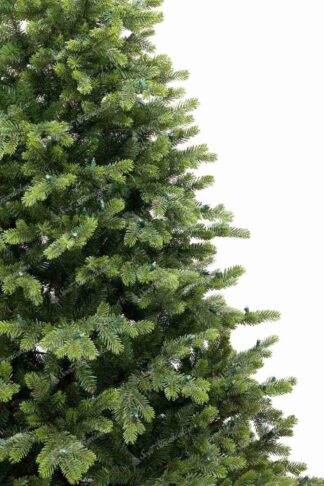 Detail umelého vianočného stromčeka 3D Jedľa Švédska má prirodzene zelené ihličie