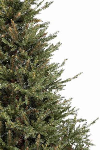 Detail vianočného stromčeka 3D Smrek Írsky s prepracovaným ihličím zelenej farby.